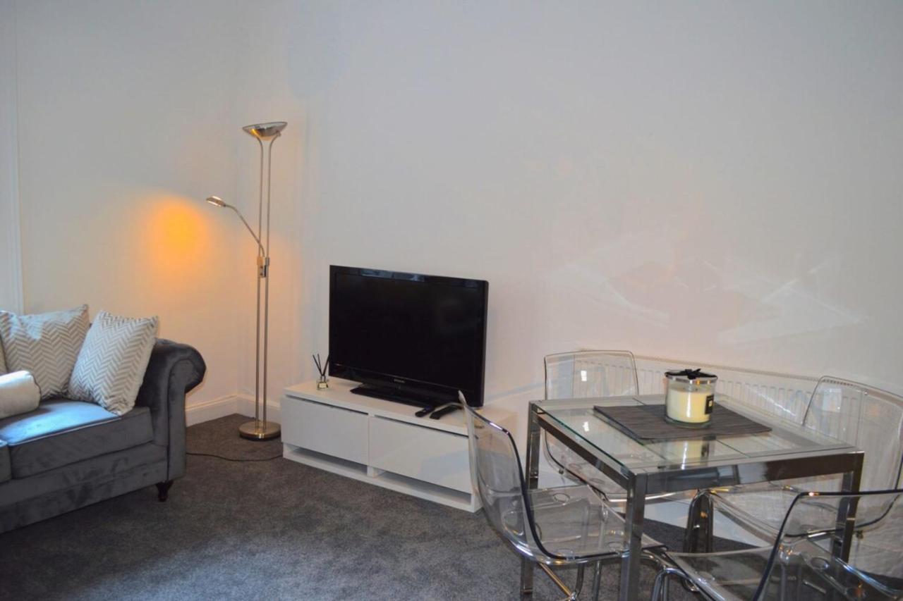 Spacious 3 Bedroom Flat In The Centre Appartement
