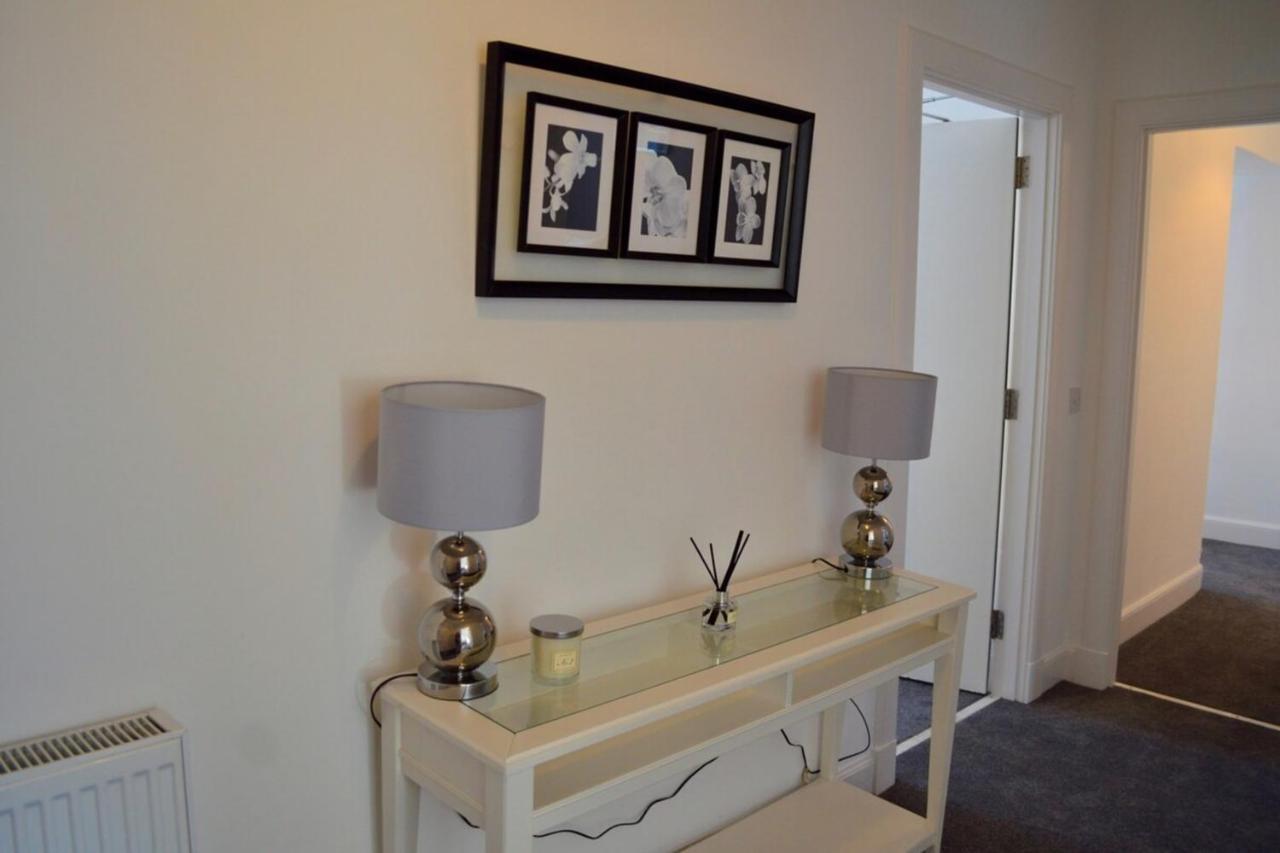 Appartement Spacious 3 Bedroom Flat In The Centre *